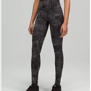 Wunder Train High-Rise Tight 28"
ColourLululemon Ombre Black Multi
Size 4